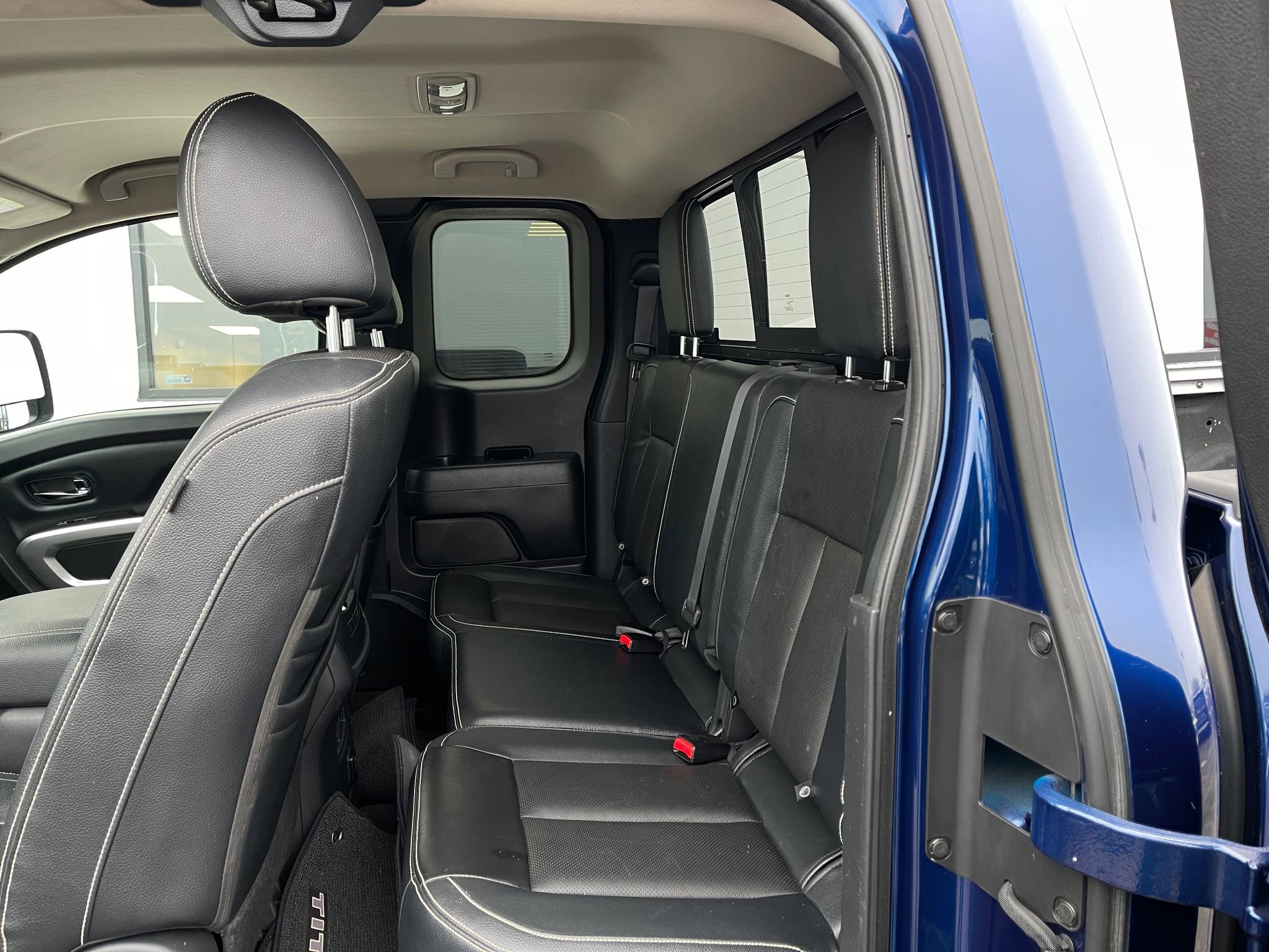 Used 2017 Nissan Titan PRO-4X w/ Pro-4x Convenience Package image 25