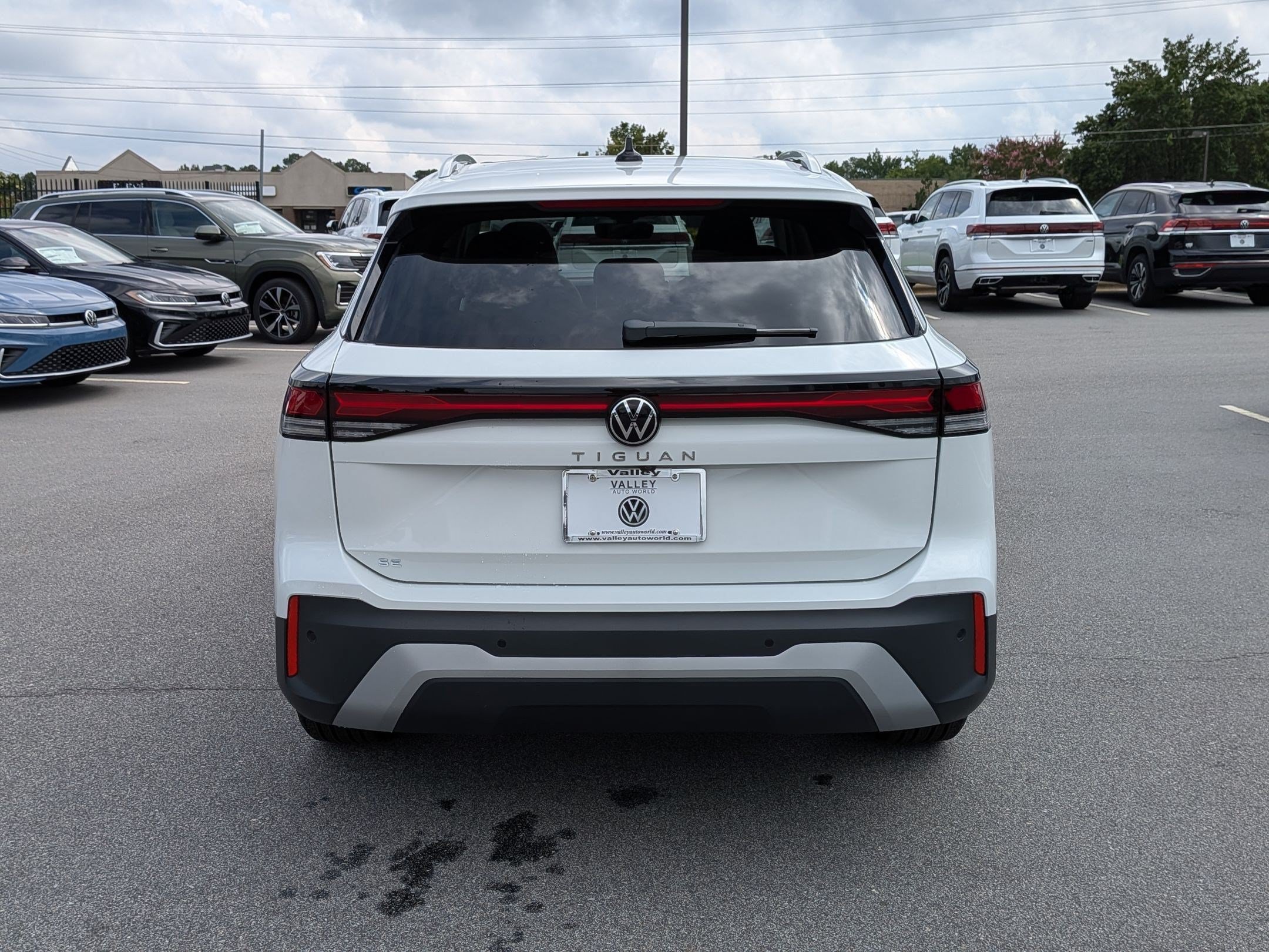 New 2026 Volkswagen Tiguan SE FWD image 4