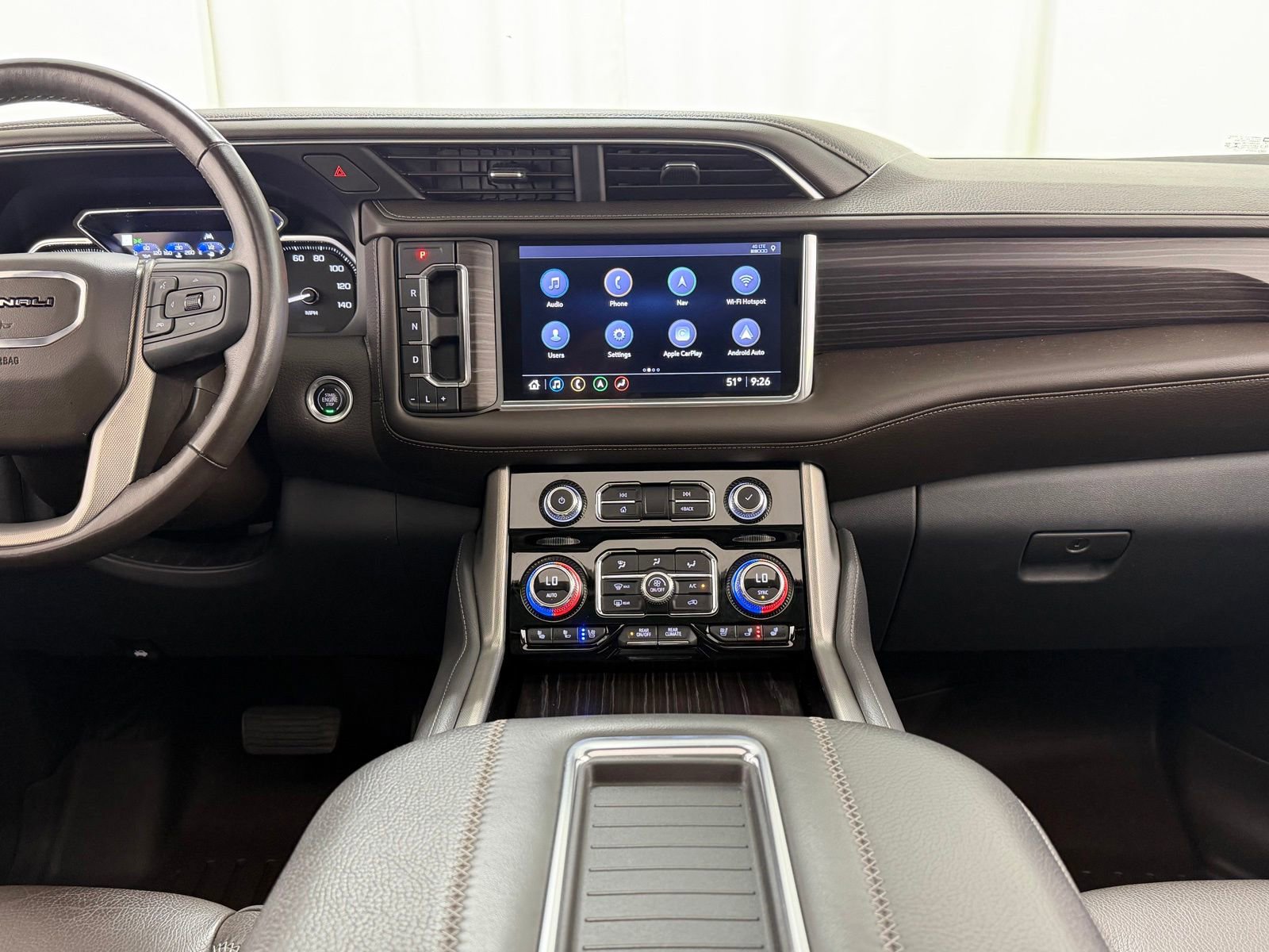 Used 2021 GMC Yukon Denali w/ Denali Premium Package AWD/4WD image 9