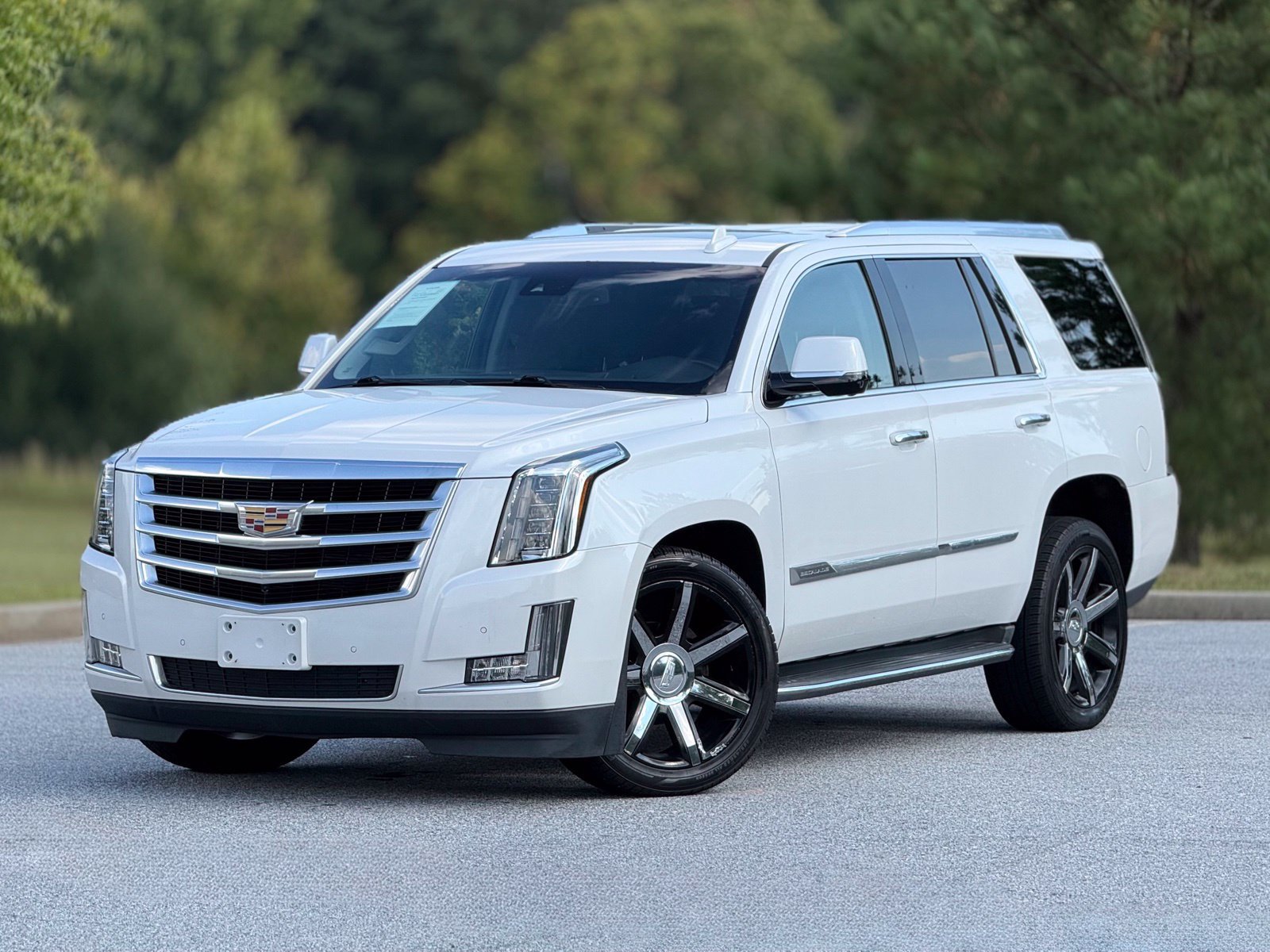 Used 2016 Cadillac Escalade Luxury AWD/4WD image 8
