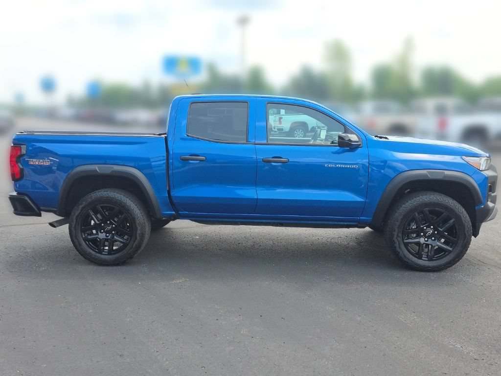 Used 2023 Chevrolet Colorado Trail Boss w/ Technology Package AWD/4WD image 9