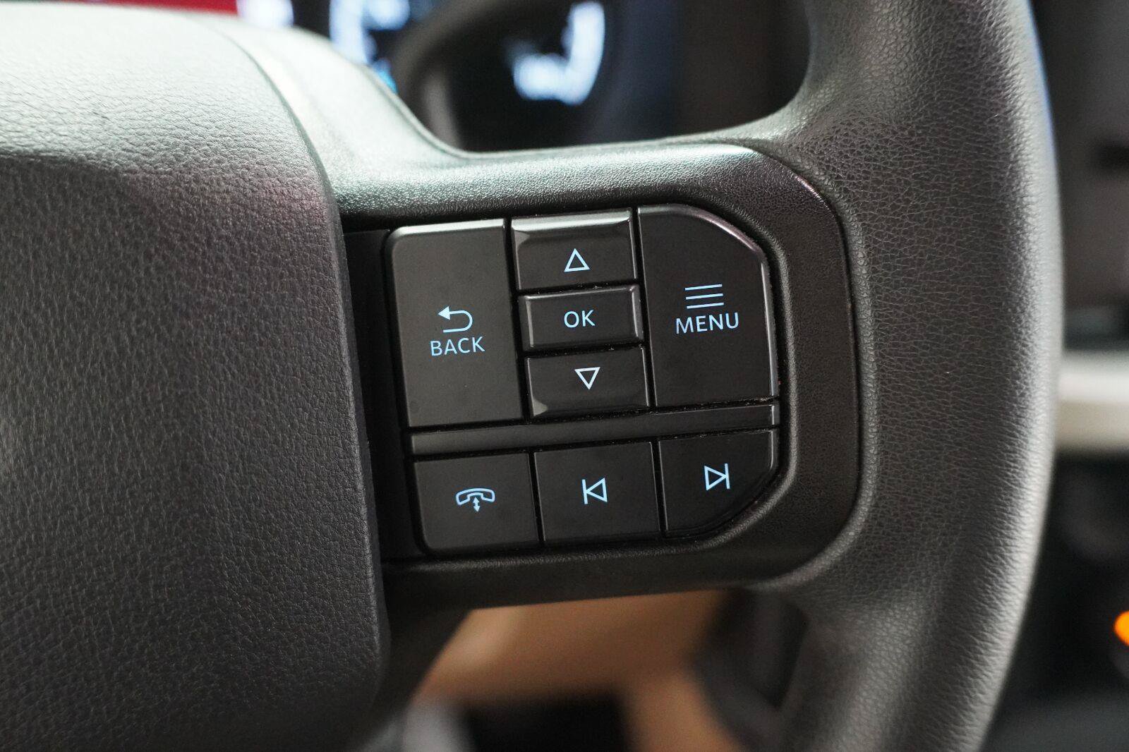 Used 2023 Ford F350 XLT AWD/4WD image 10