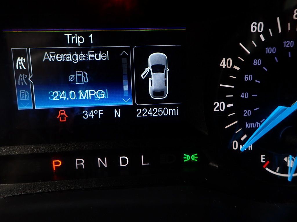 Used 2018 Ford Fusion SE image 19