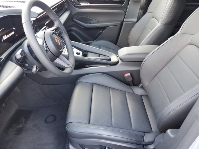 Used 2025 Porsche Macan Electric image 24