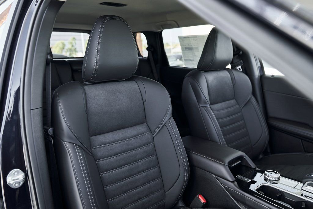 Used 2025 Mitsubishi Outlander SE FWD image 28