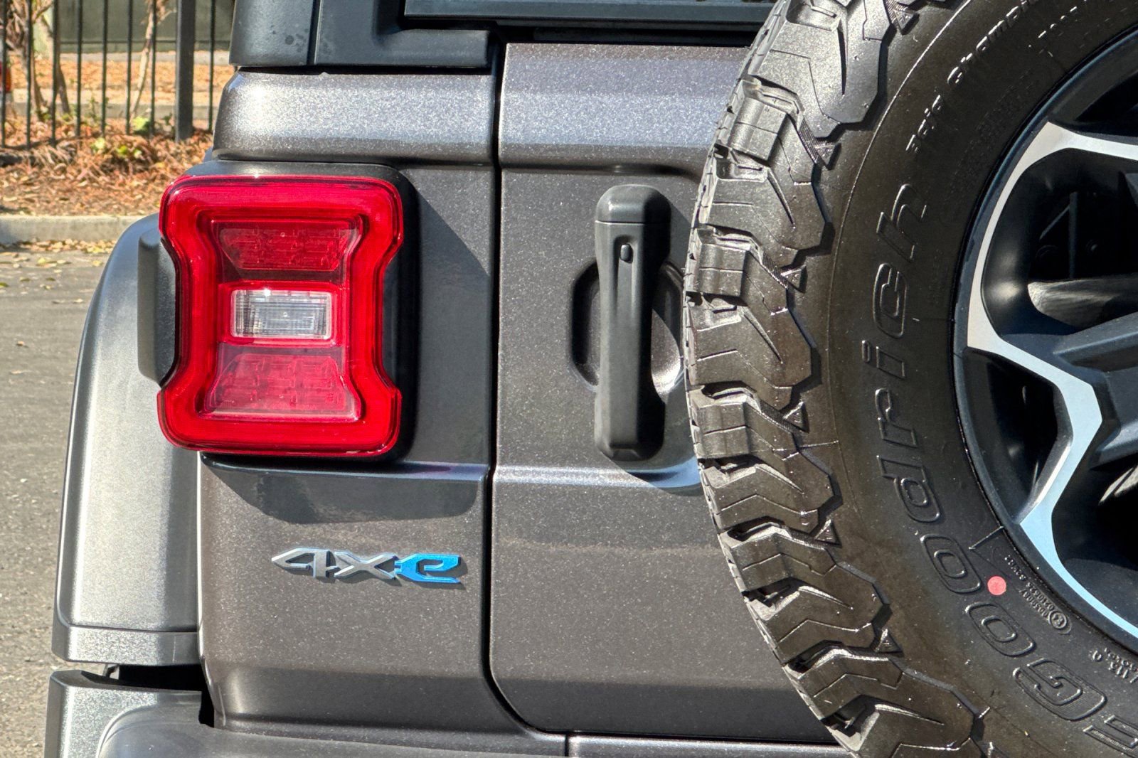 Used 2022 Jeep Wrangler Unlimited Rubicon 4xe w/ Safety Group image 26