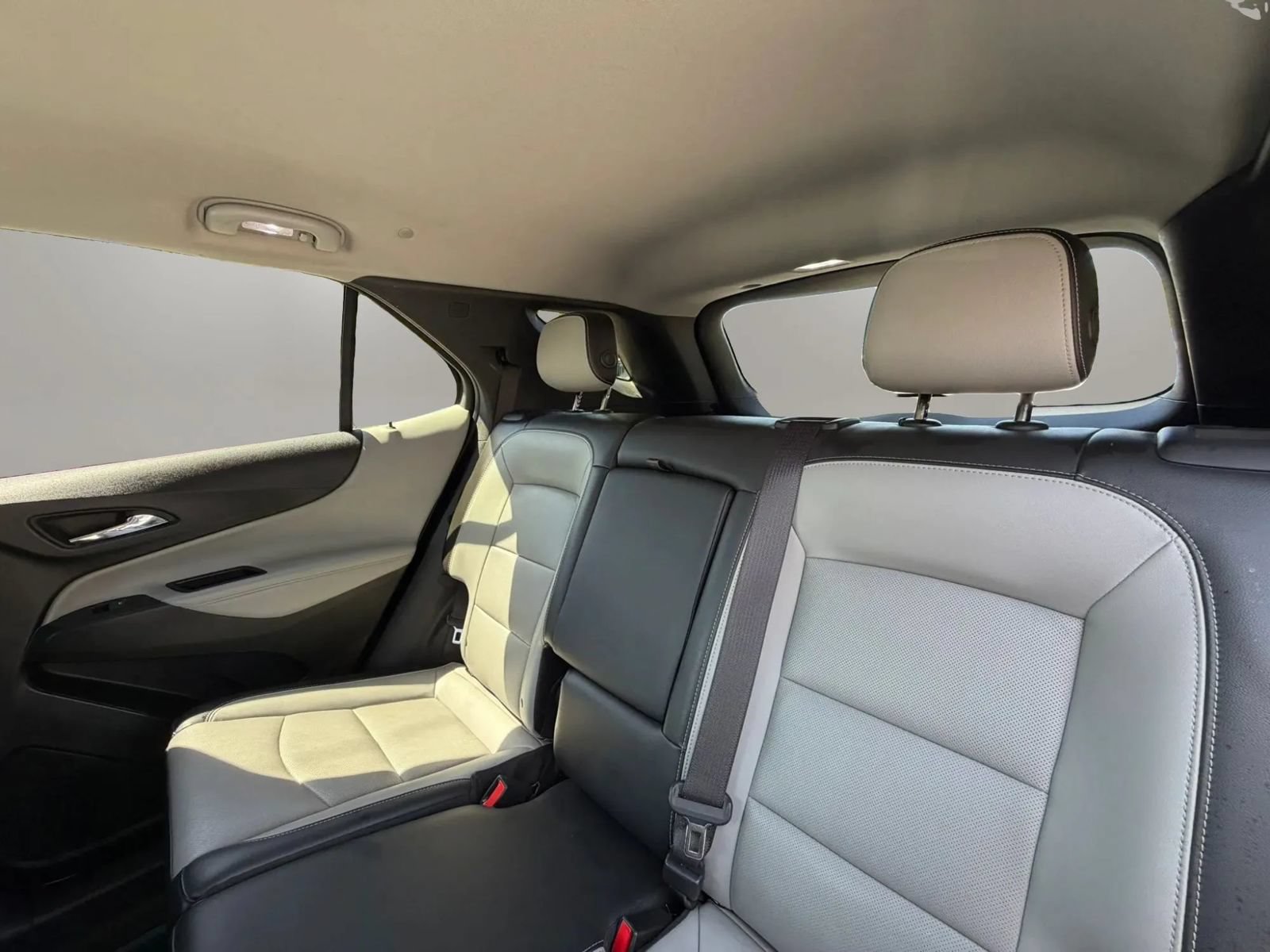 Used 2018 Chevrolet Equinox Premier AWD/4WD image 23