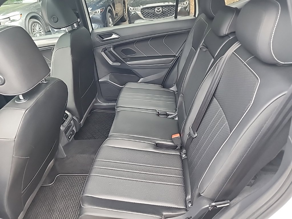 Used 2023 Volkswagen Tiguan SE R-Line AWD/4WD image 33