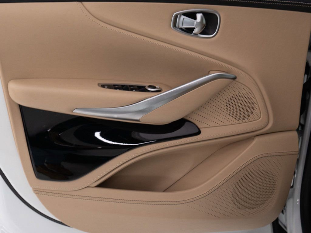 Used 2023 Aston Martin DBX 707 image 11