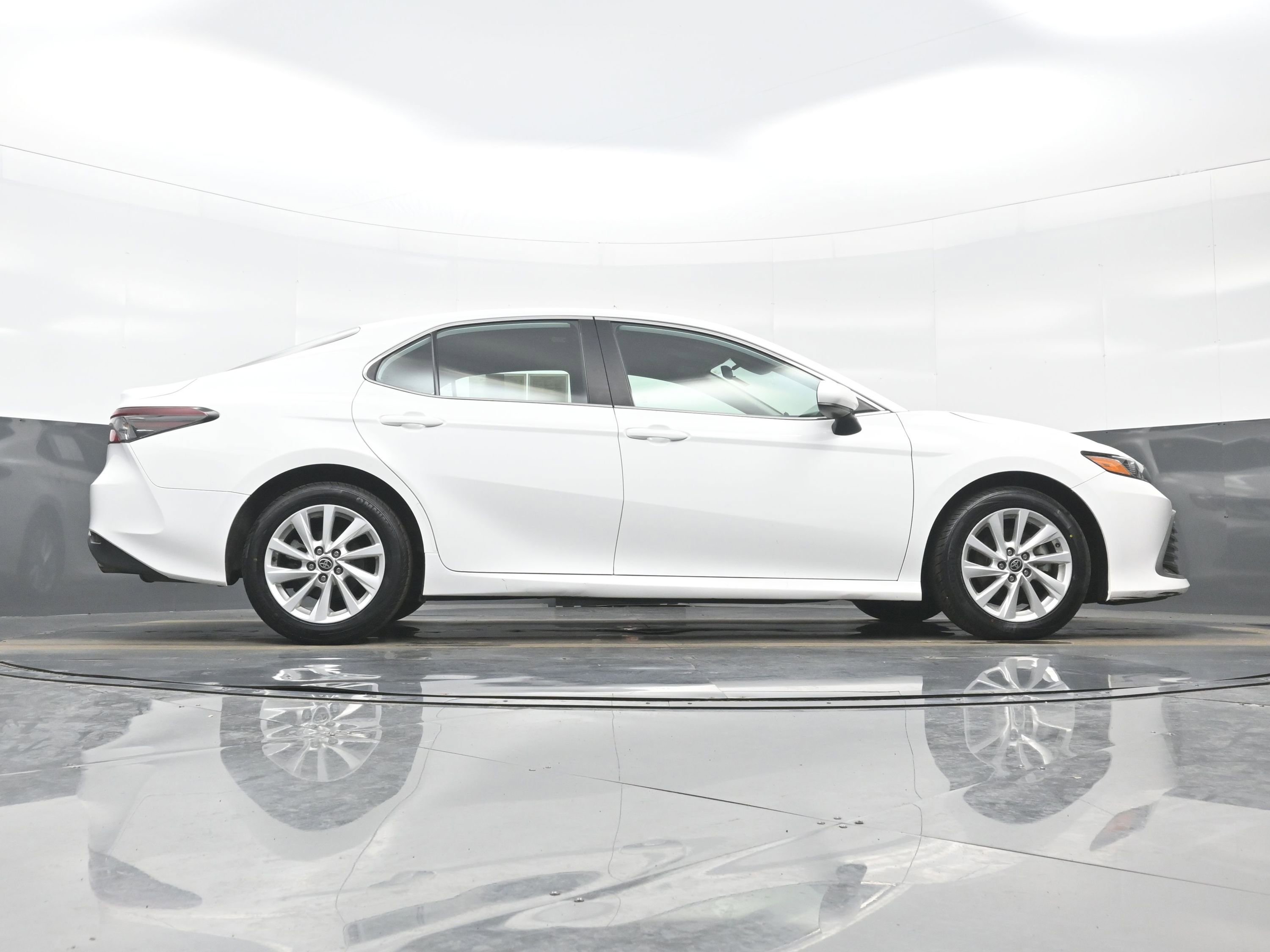 Used 2024 Toyota Camry LE image 31