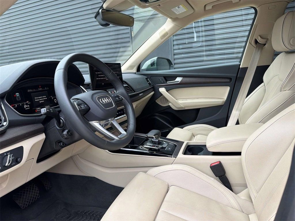 Used 2025 Audi Q5 2.0T Premium Plus w/ Premium Plus Package image 7