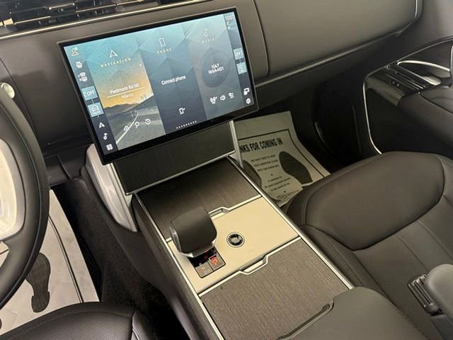 New 2025 Land Rover Range Rover SE image 39