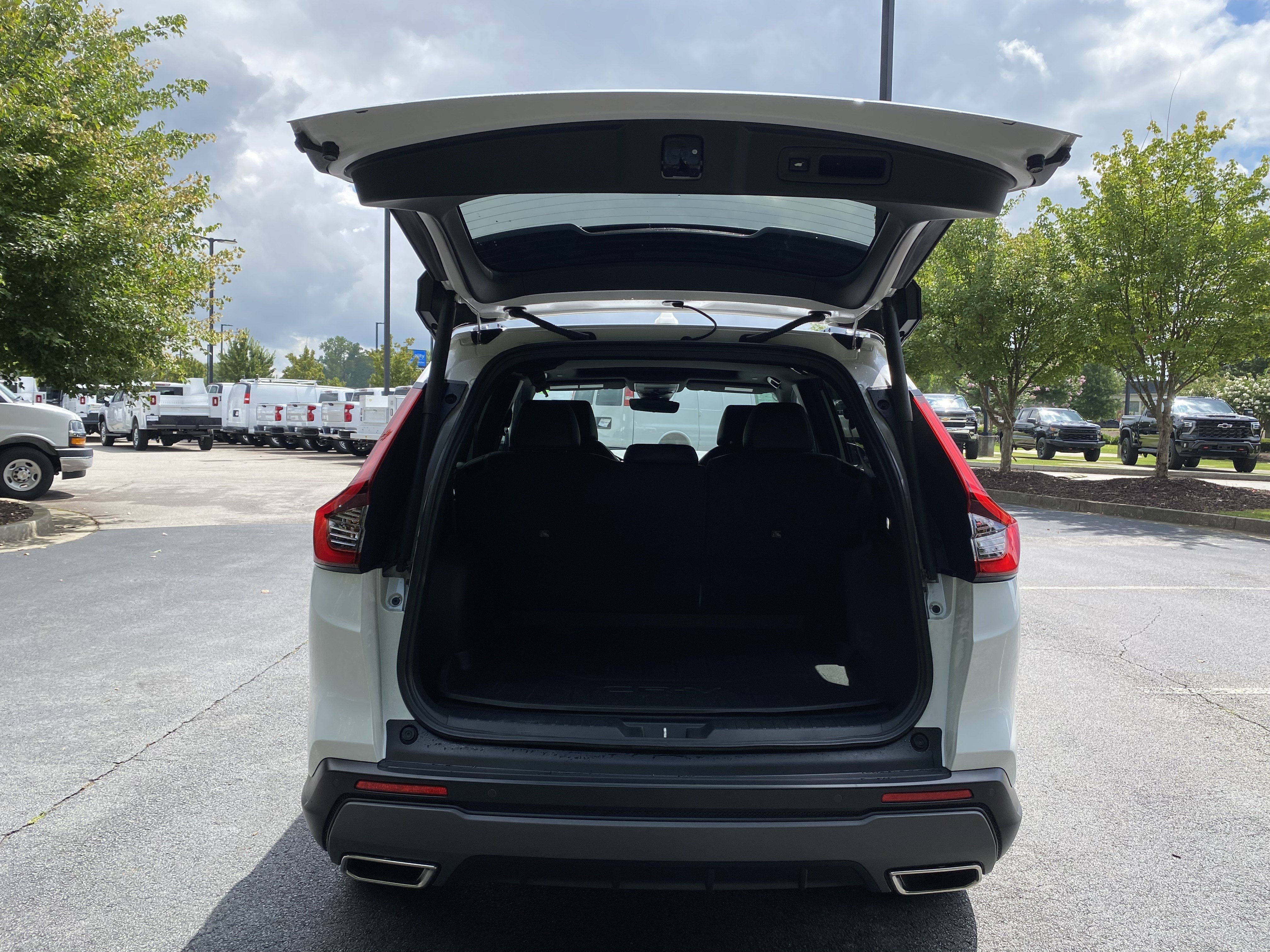 Used 2025 Honda CR-V Sport-L image 11