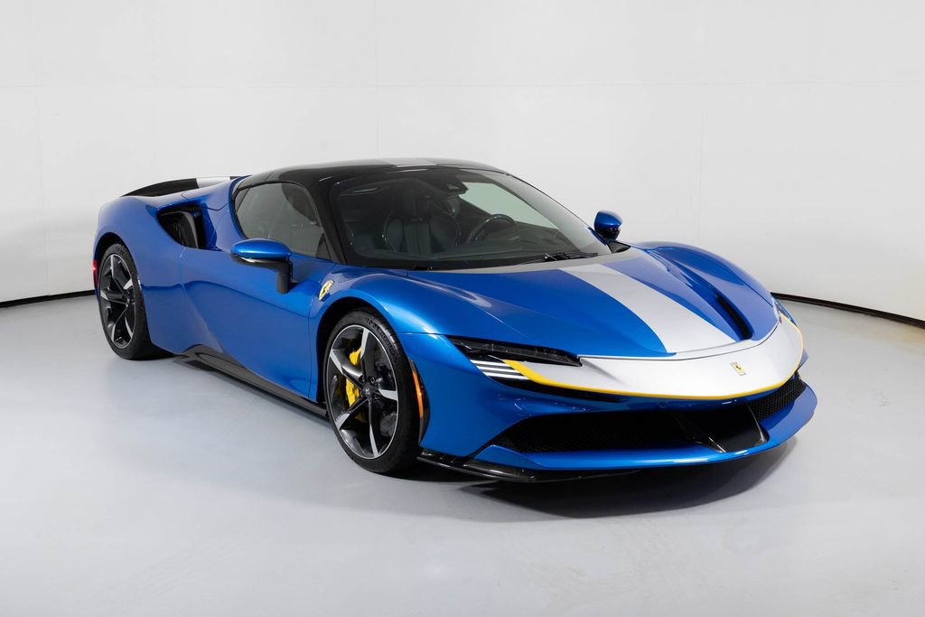 Used 2022 Ferrari SF90 Spider image 7