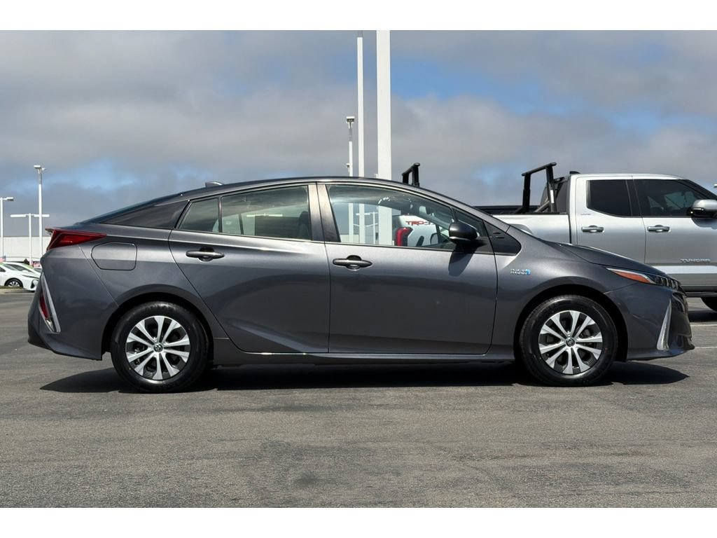 Certified 2022 Toyota Prius Prime LE FWD image 3