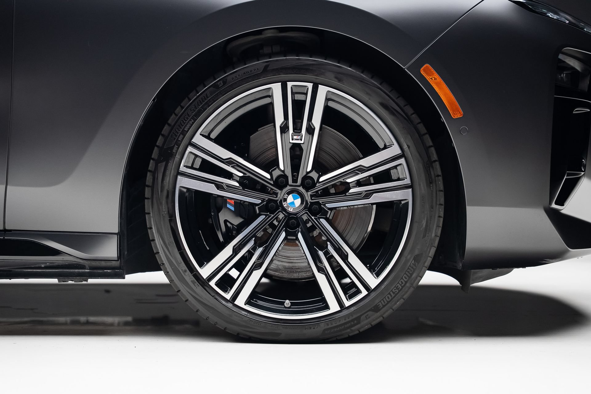 Used 2023 BMW i7 xDrive60 AWD/4WD image 38