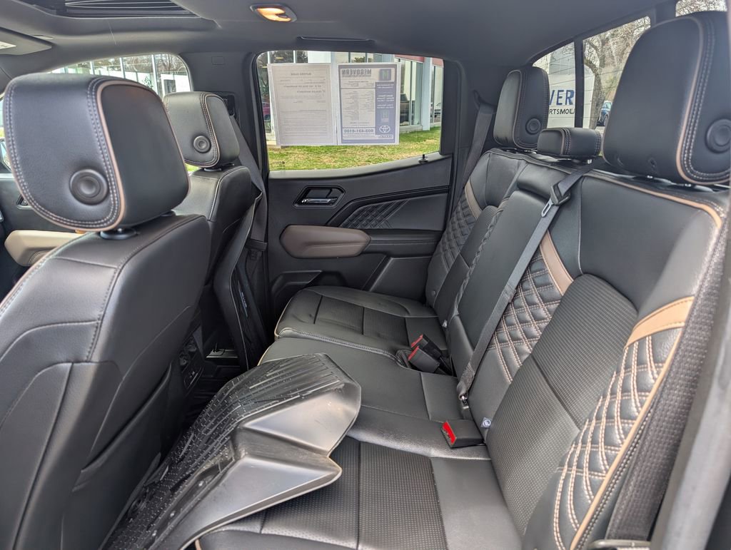 Used 2023 GMC Canyon Denali w/ Denali Black Edition image 21