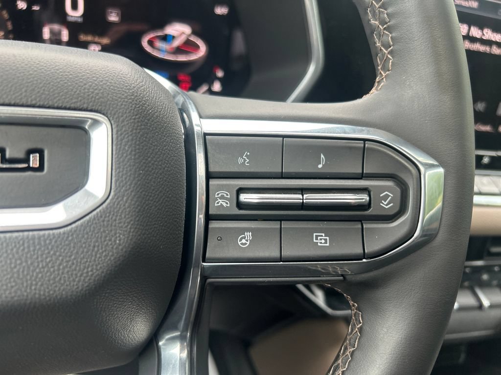 Used 2025 GMC Canyon Denali AWD/4WD image 24