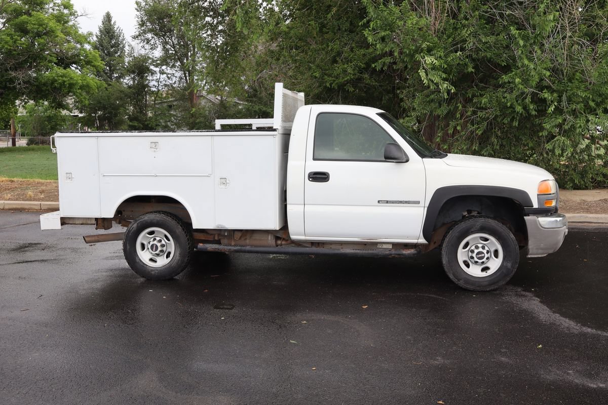 Used 2006 GMC Sierra 2500 W/T RWD image 3