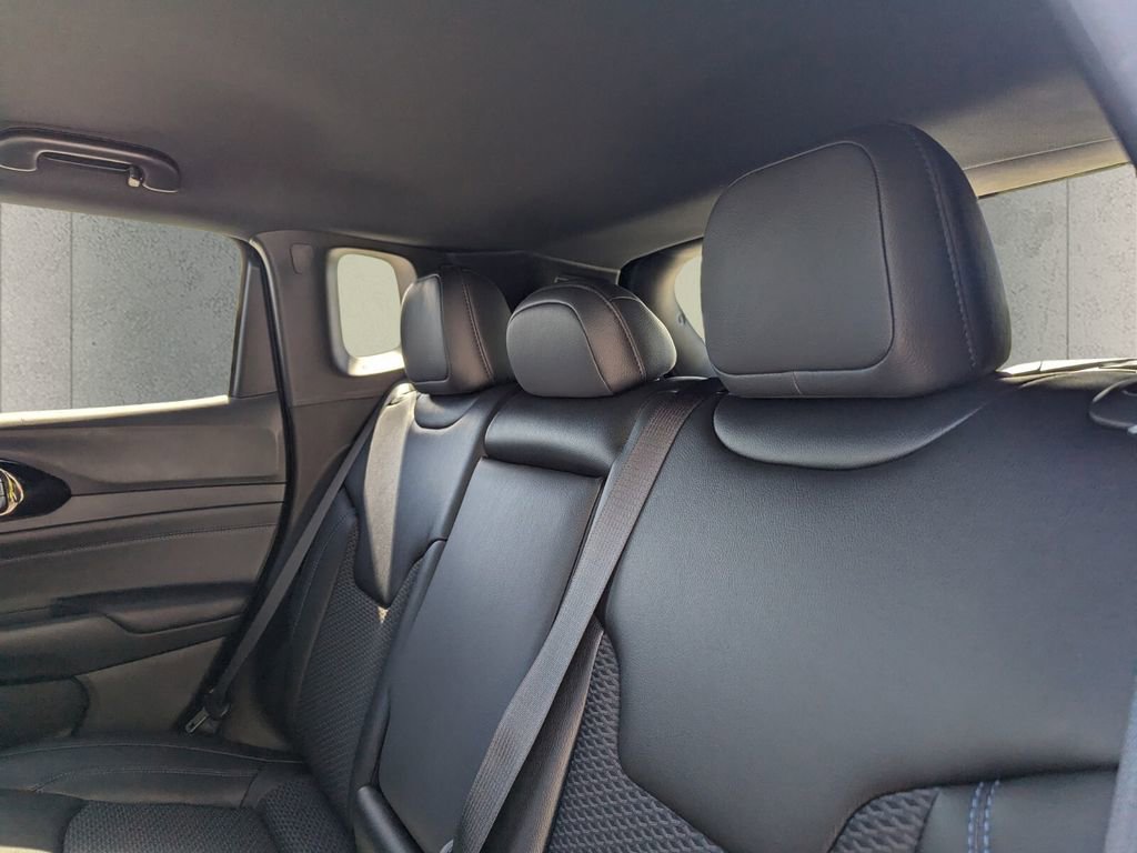 New 2026 Jeep Compass Latitude image 7