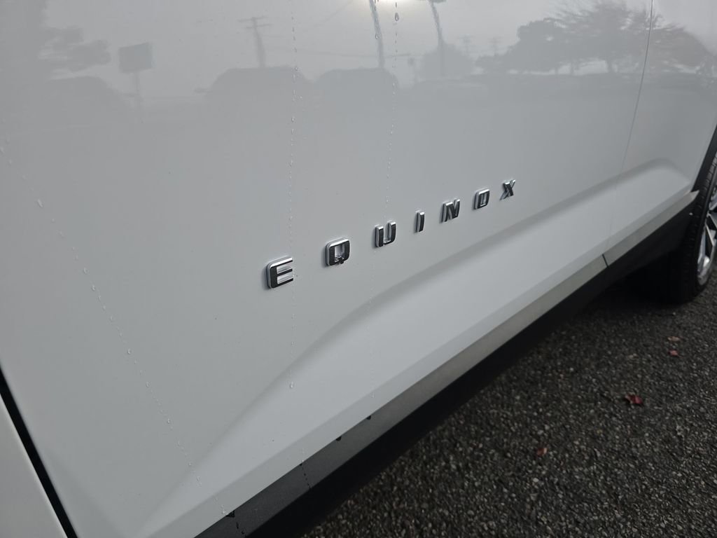 New 2025 Chevrolet Equinox LT image 32
