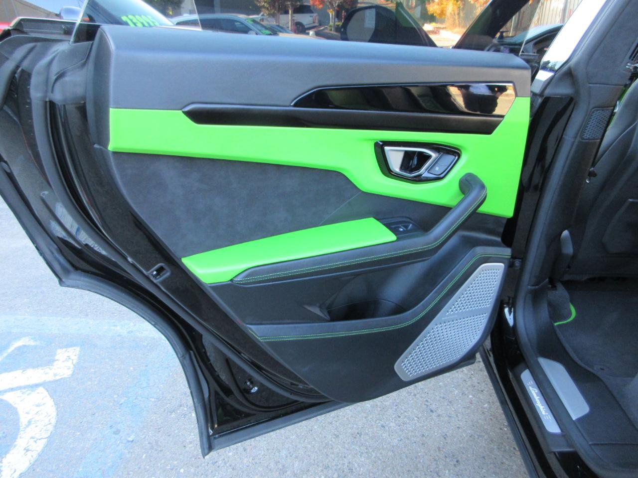 Used 2022 Lamborghini Urus image 41