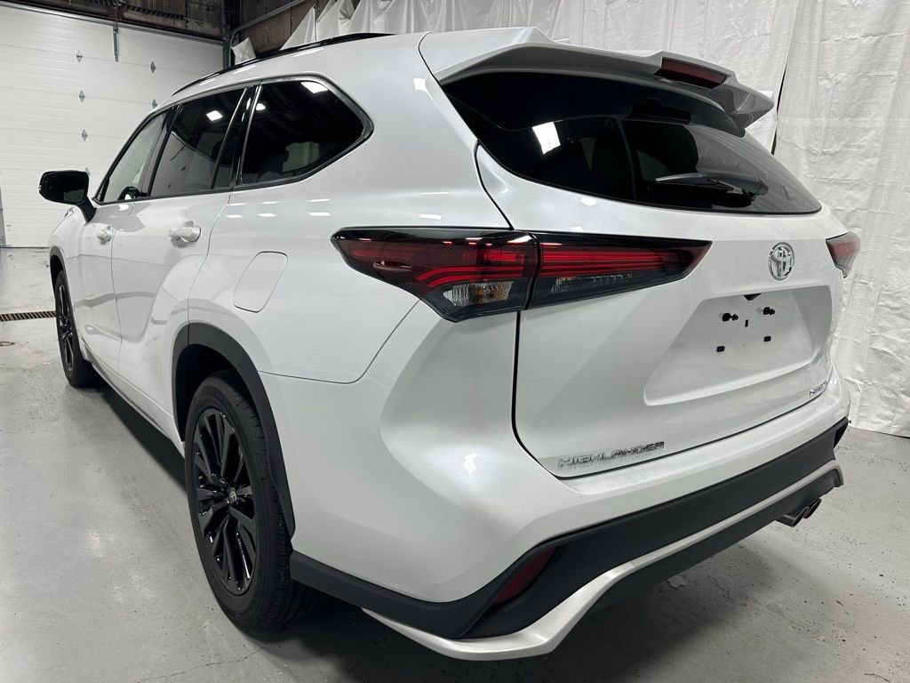 Used 2025 Toyota Highlander XSE image 5