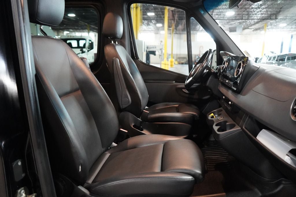 Used 2020 Mercedes-Benz Sprinter 2500 image 25