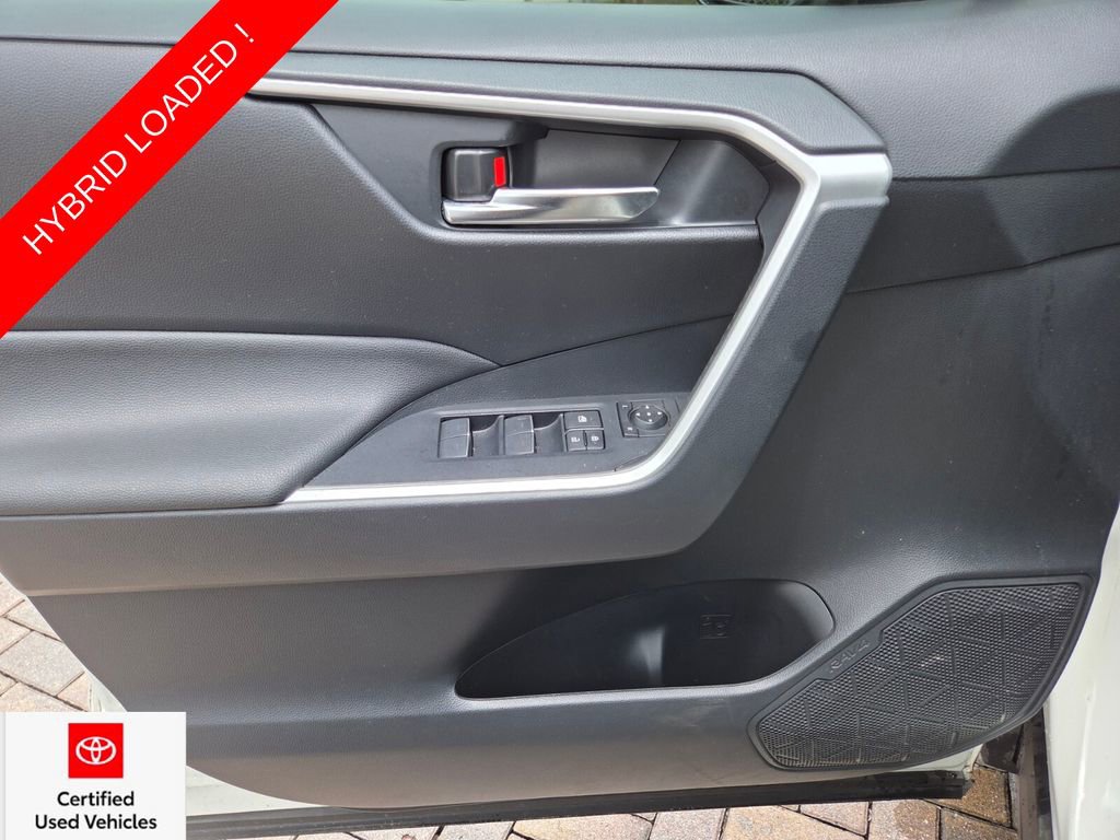 Used 2022 Toyota RAV4 XLE Premium AWD/4WD image 27