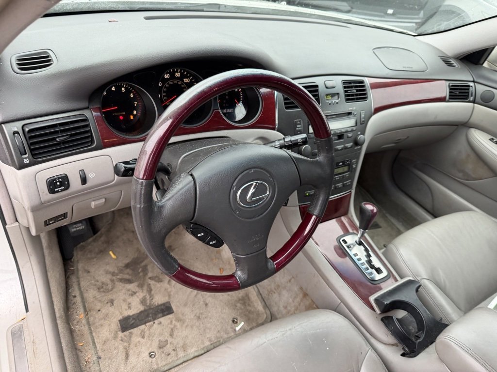 Used 2004 Lexus ES 330 image 7