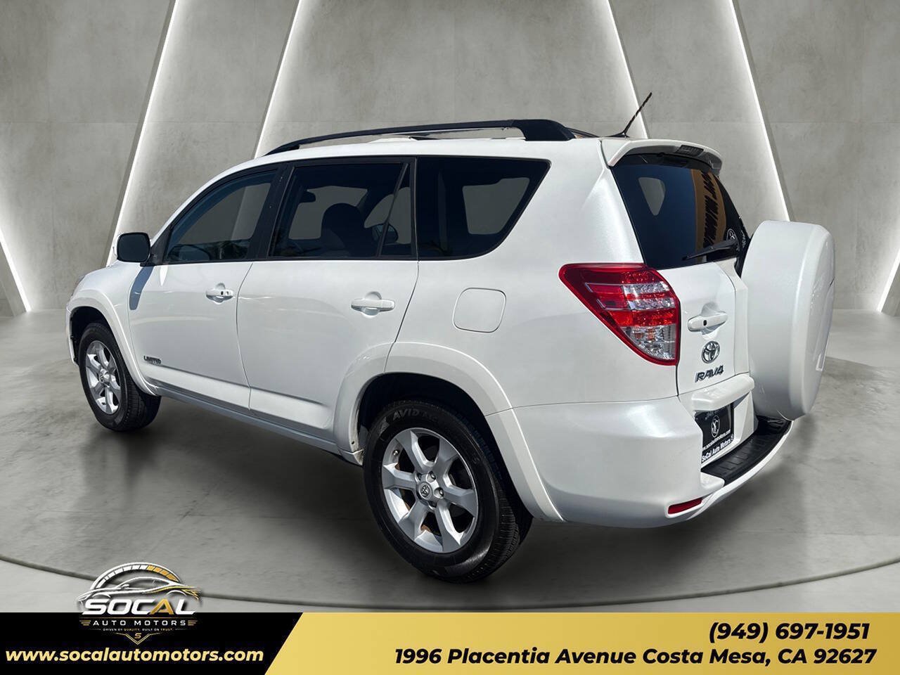 Used 2011 Toyota RAV4 Limited w/ Limited Extra Value Pkg FWD image 3