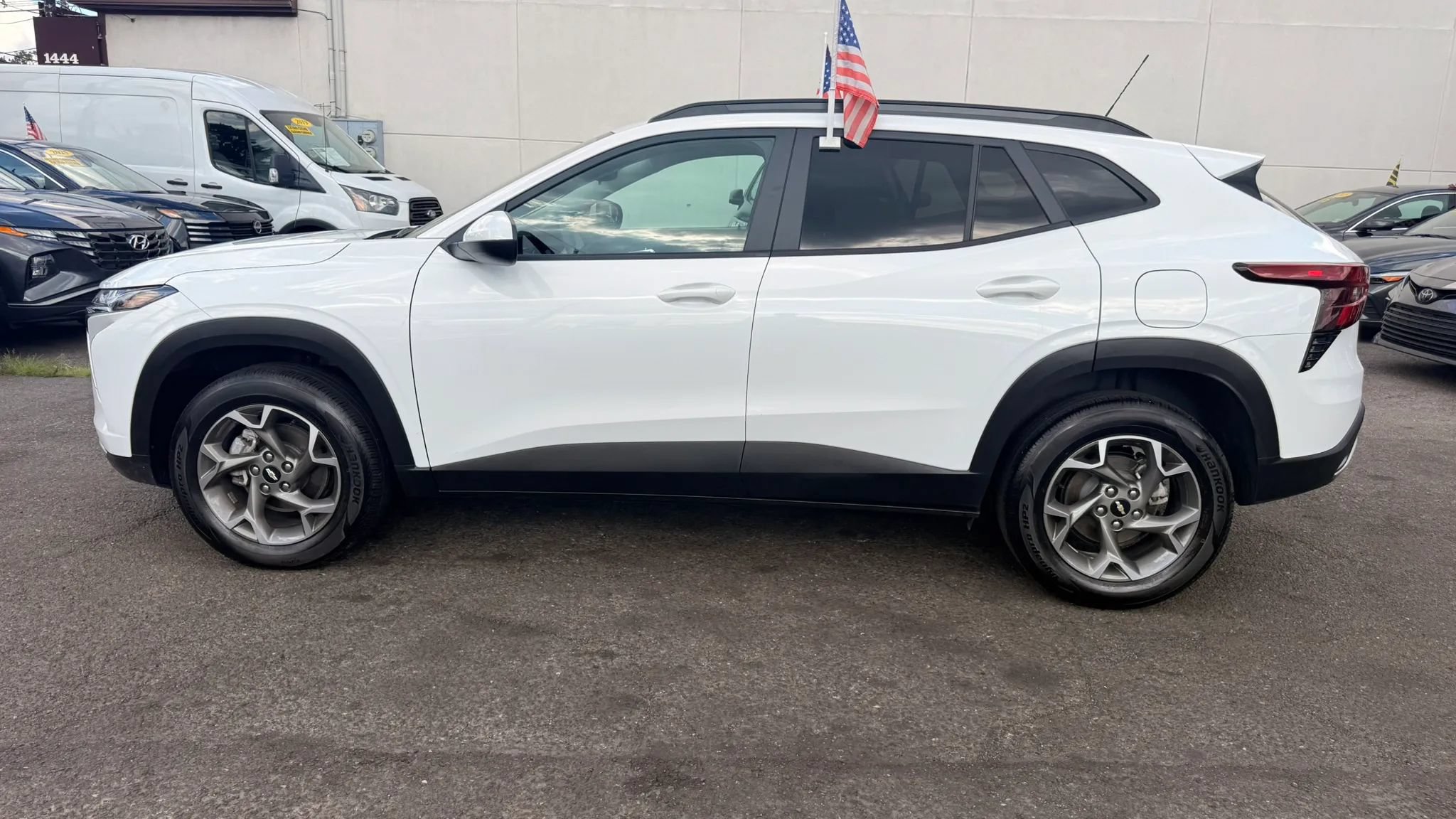 Used 2025 Chevrolet Trax LT FWD image 10