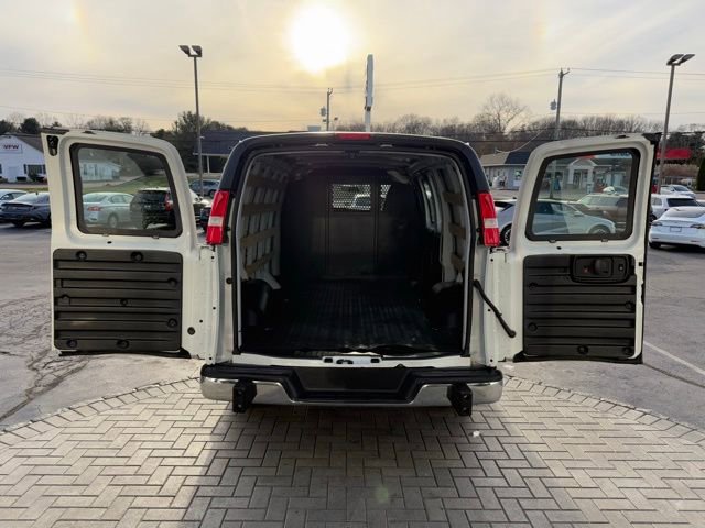 Used 2024 Chevrolet Express 2500 w/ Driver Convenience Package image 9