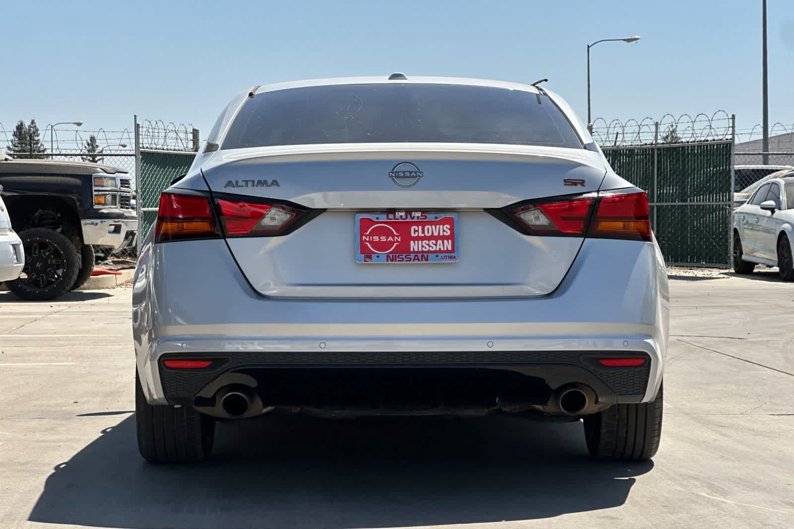Used 2023 Nissan Altima 2.5 SR FWD image 8