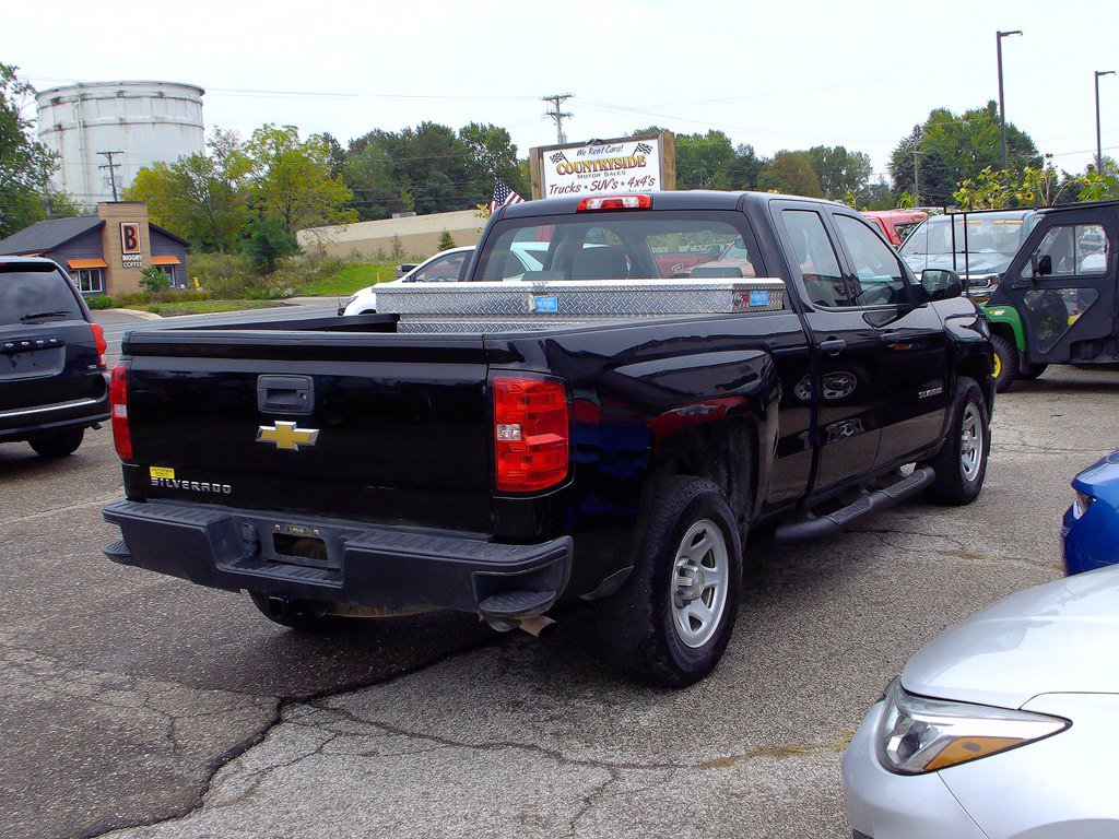 Used 2018 Chevrolet Silverado 1500 W/T AWD/4WD image 4