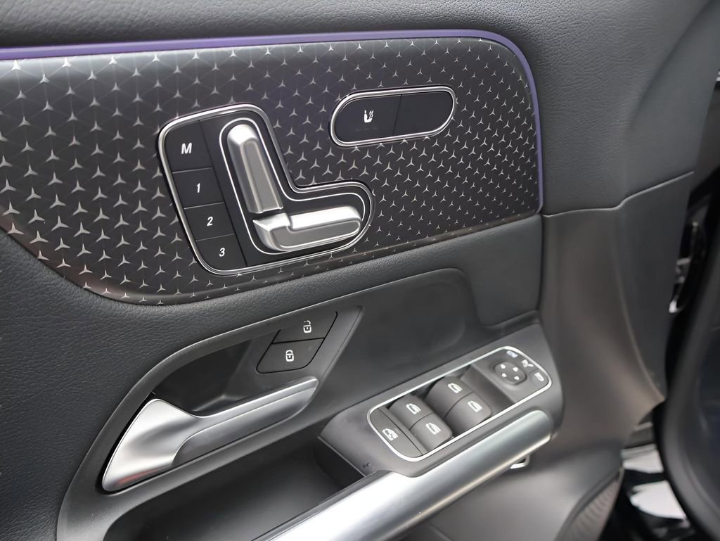 Certified 2025 Mercedes-Benz GLA 250 4MATIC image 47