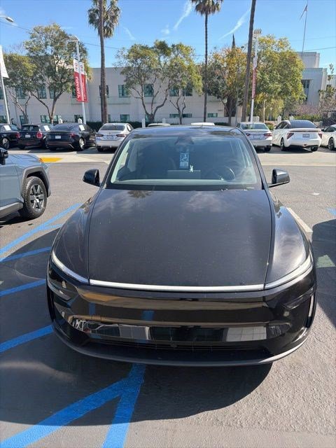 Used 2026 Tesla Model Y 2WD image 1