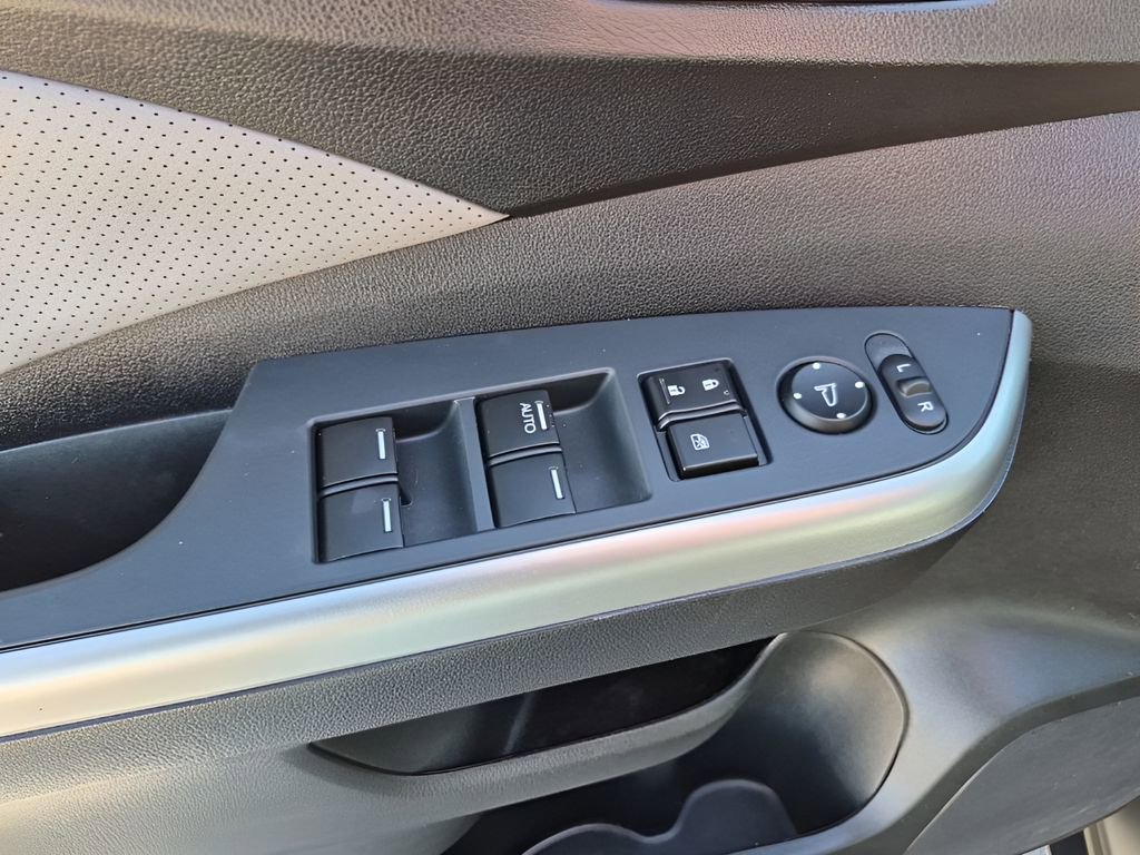 Used 2015 Honda CR-V Touring image 28