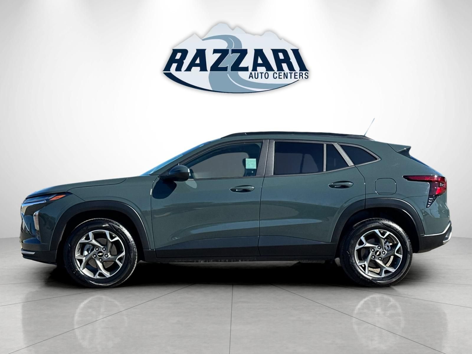 Used 2025 Chevrolet Trax LT FWD image 6