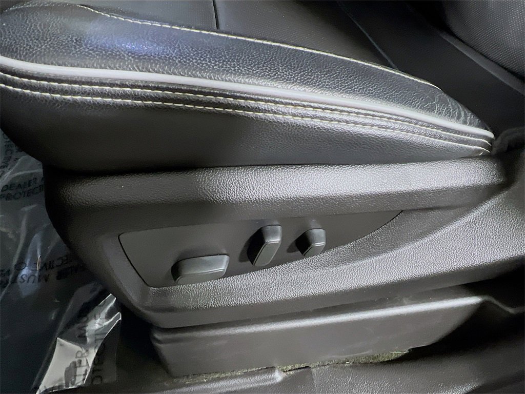 Used 2018 Chevrolet Silverado 1500 High Country image 16