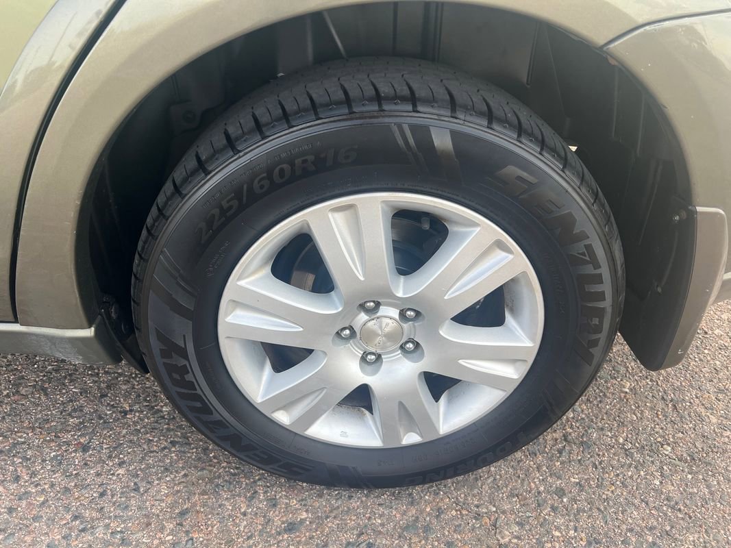 Used 2005 Subaru Outback 2.5i image 26