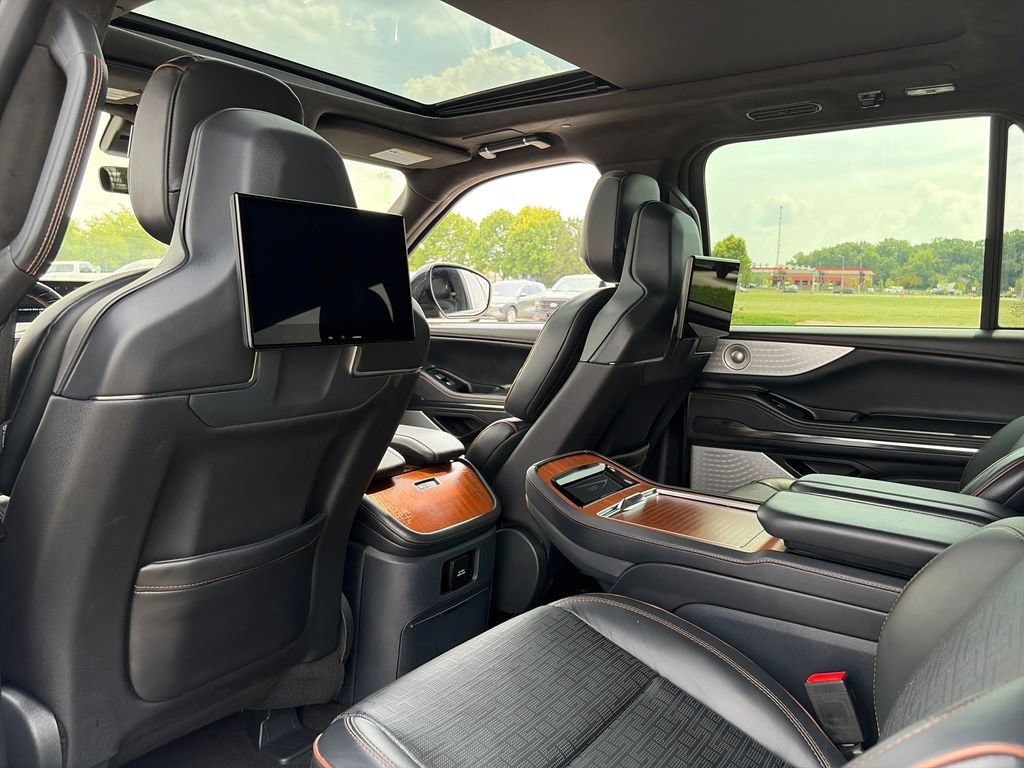 Used 2025 Lincoln Navigator L Black Label AWD/4WD image 28