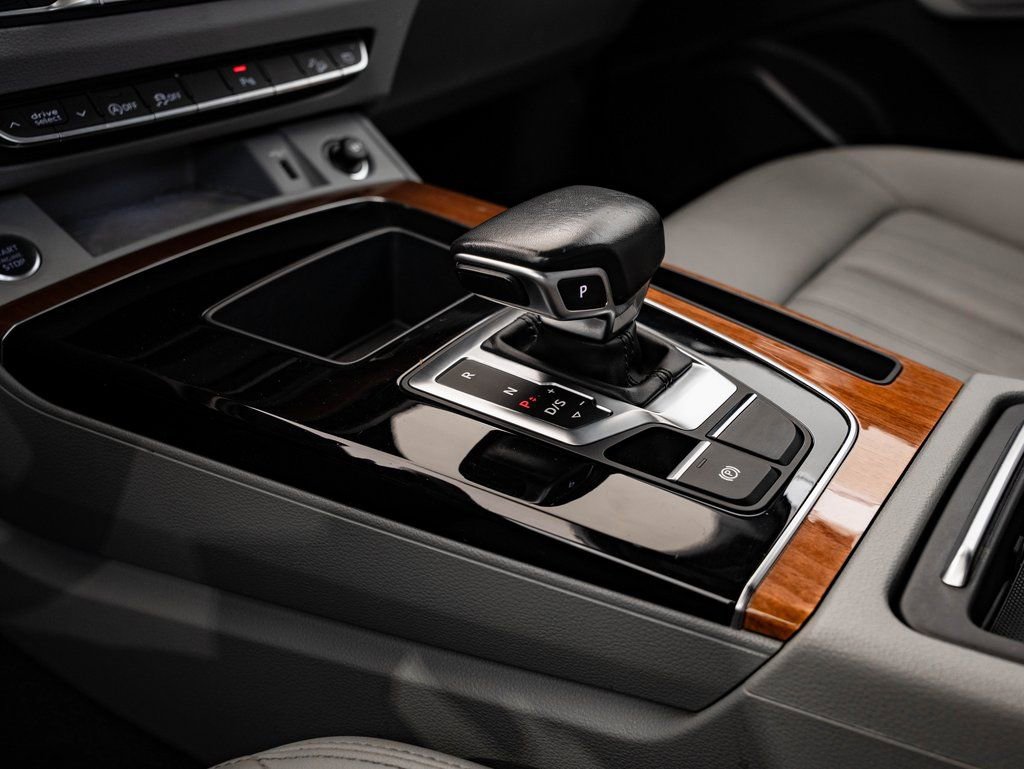 Used 2022 Audi Q5 2.0T Premium w/ Convenience Package image 38