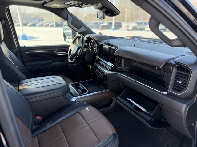 Used 2024 Chevrolet Silverado 3500 High Country image 39