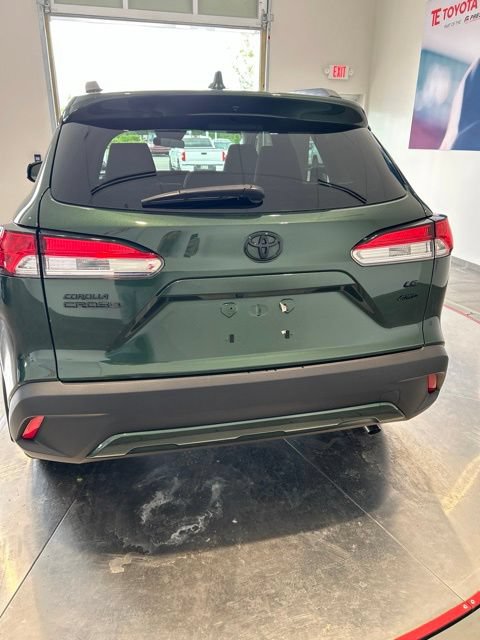 Used 2023 Toyota Corolla Cross LE w/ Moonroof Package AWD/4WD image 5