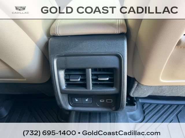 Certified 2024 Cadillac XT4 Luxury w/ Cold Weather Package FWD image 9
