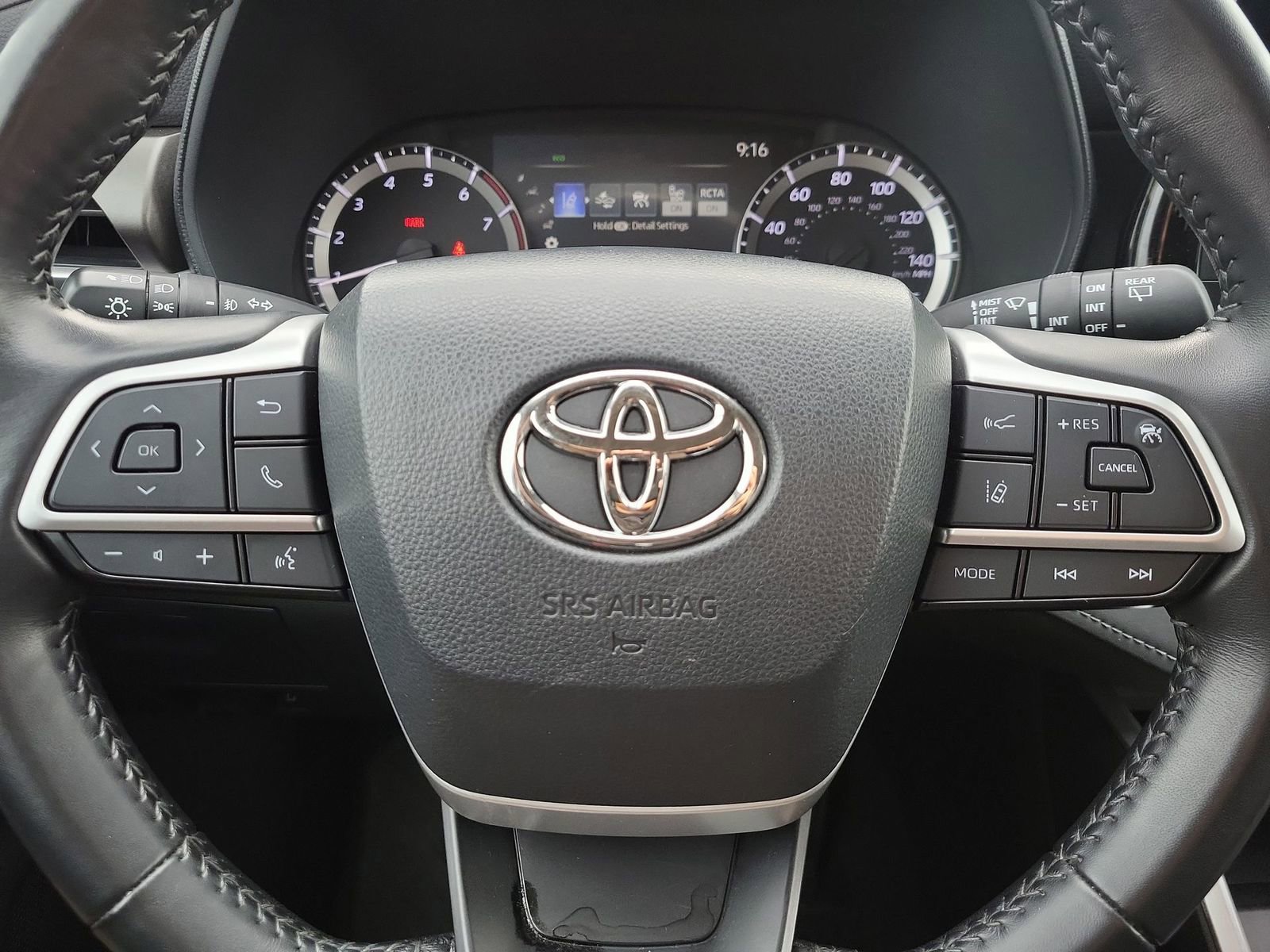 Used 2024 Toyota Highlander LE image 11