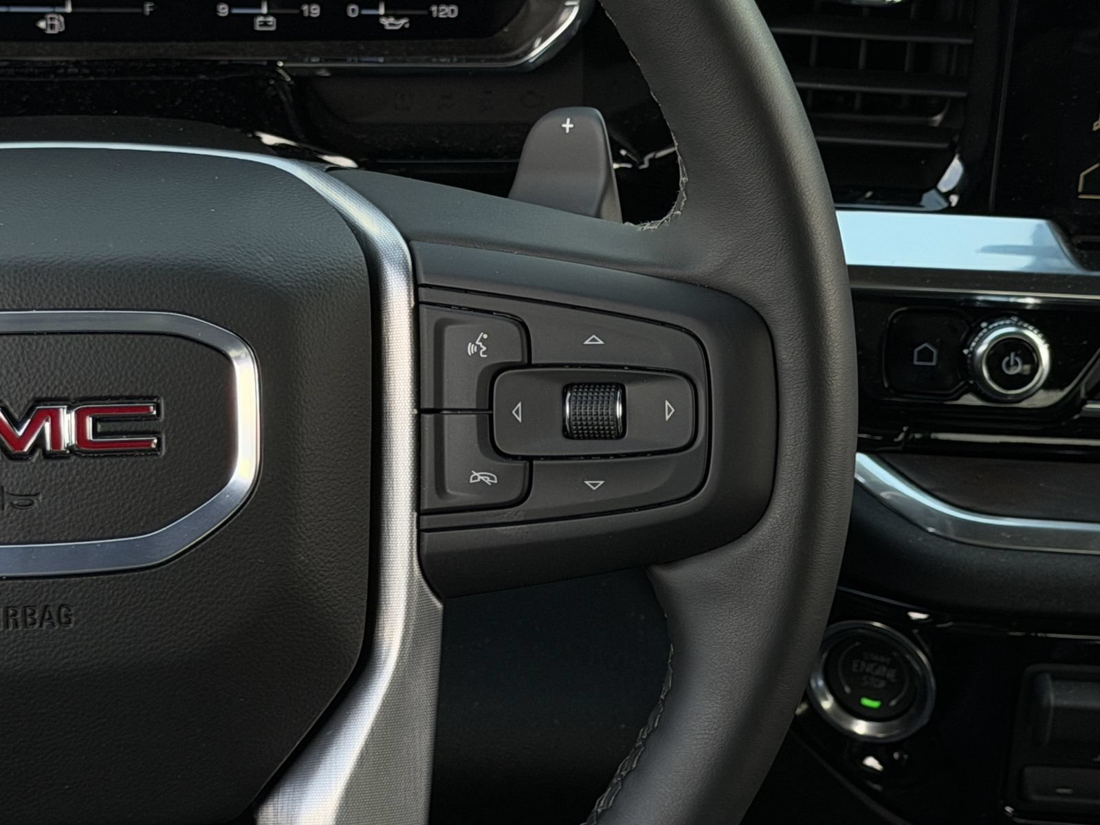 Used 2025 GMC Sierra 1500 SLT AWD/4WD image 18