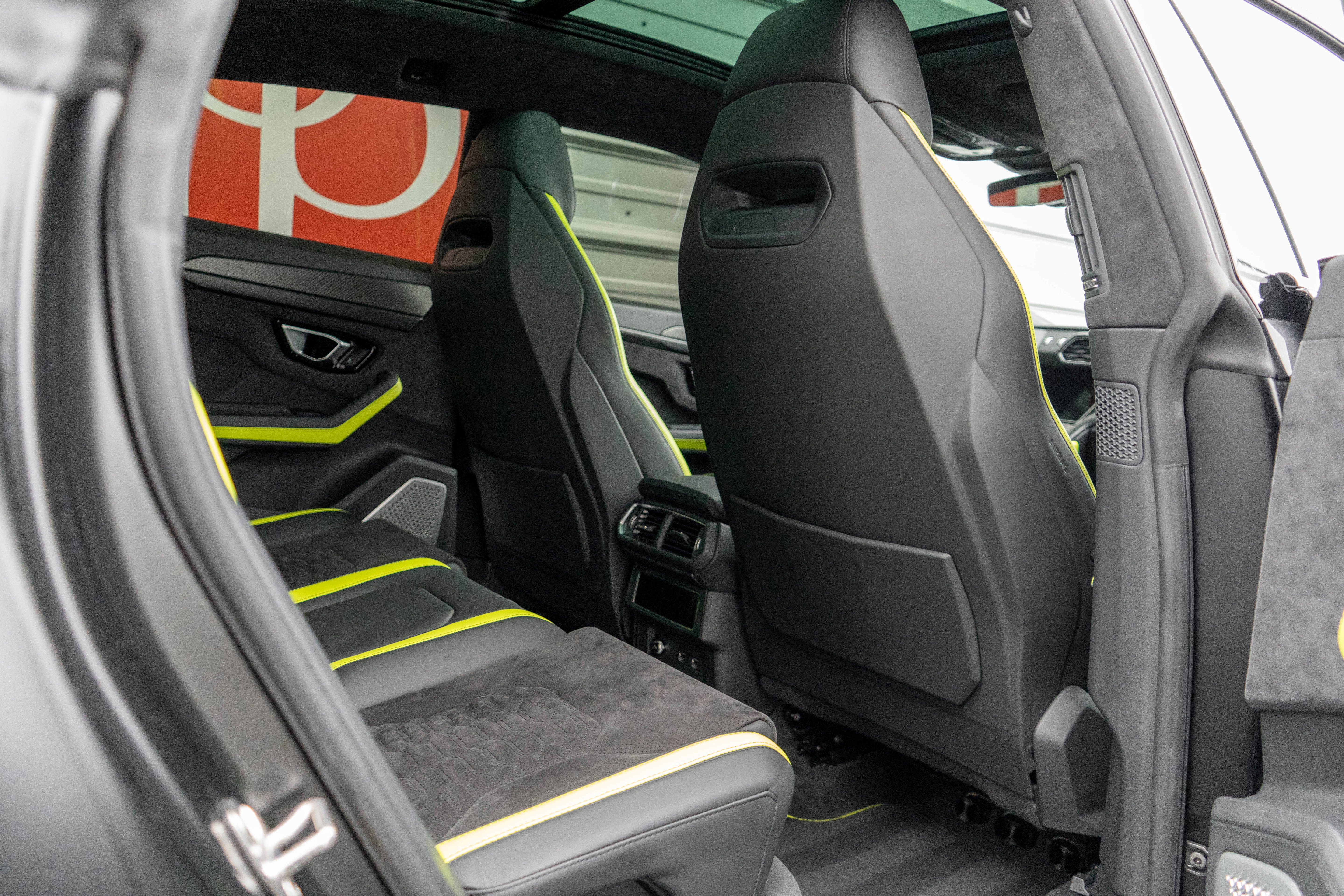 Used 2021 Lamborghini Urus AWD/4WD image 41