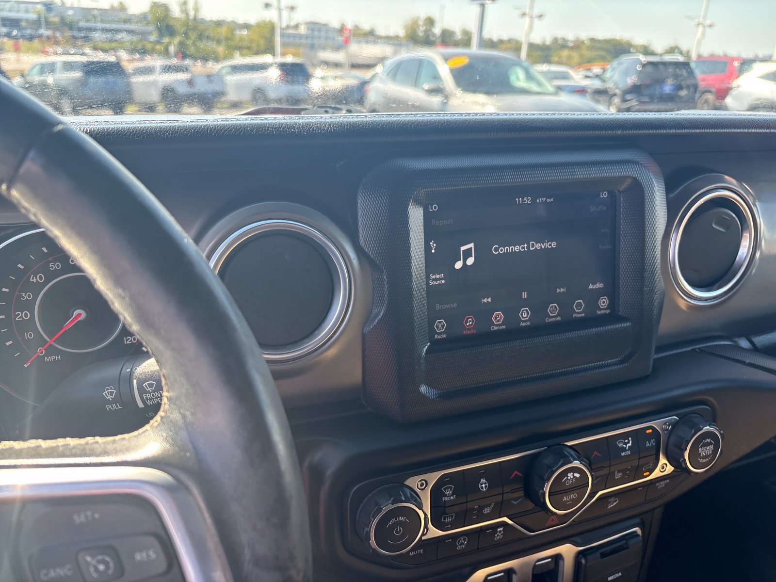 Used 2019 Jeep Wrangler Rubicon w/ Cold Weather Group AWD/4WD image 16